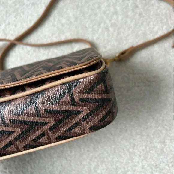 Aritzia Auxiliary monogram crossbody bag - Picture 8 of 12